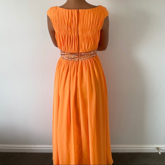 Bright orange custom-made maxi dress - Picture 4 of 5